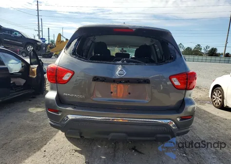 2018 Nissan Pathfinder S z USA, uszkodzony, nr VIN 5N1DR2MN5JC621884